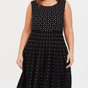 TORRID - BLACK & WHITE DOT SKATER SWEATER DRESS -